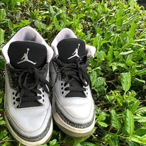 Men’s authentic retro 3 Jordan’s size 8